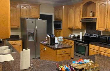 Luxury, modern, homely 4 bedroom house, close to city center, hospitals and shopping centers - Foto 26