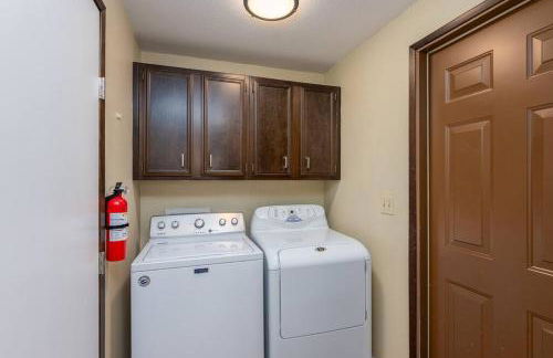 Edgewater Paradise HotTub Private Dock & Game Room - Foto 56