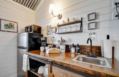 Wine Country Cottage With Scenic Hill Country Views - Photo 38