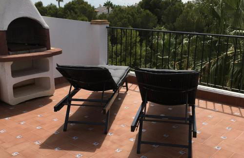 Modern, lovely, poolside 2 bedroom apartment - Foto 25