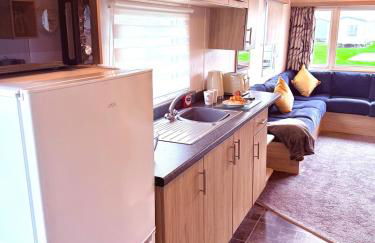 The Eden - Sleeps 8 Pet Friendly Free Wi-Fi With Patio & Hub Passes Camber Sands Cosy Spacious Modern 8 Berth Caravan - Foto 23