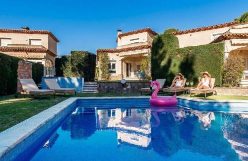 Villa Familiar c/Piscina + Wifi y Parking Gratis by Sunset Rentals (Bonmont) - Foto 4
