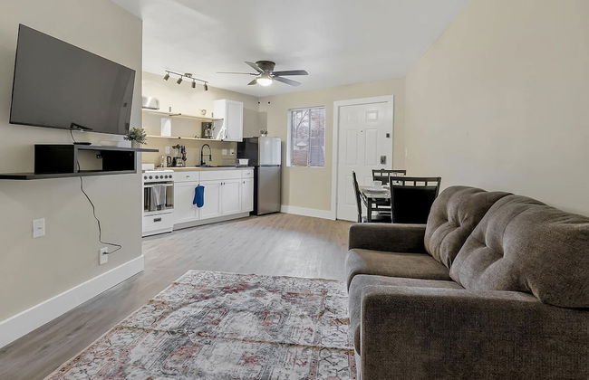 Modern Studio Apartment With Queen Bed - Photo 1