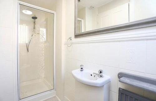 Fabulous beachfront 3 bed house with parking - Foto 28