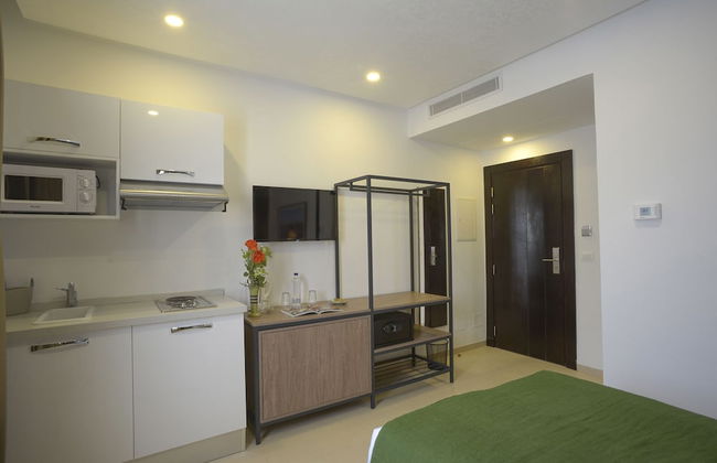 Maia Hotel Suites - Photo 31
