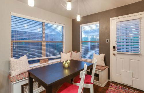 Patio, Pergola and Pool Access Aubrey Retreat! - Foto 8