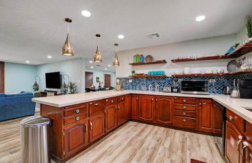 Buddha Mansion Luxury Resort - 8BR Modern, HotTub, Huge pool, Sauna, BBQ grill, Game Room - Foto 55