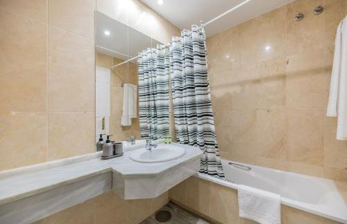 Stunning Duplex by the Golf & Terrace by the beach - Foto 25