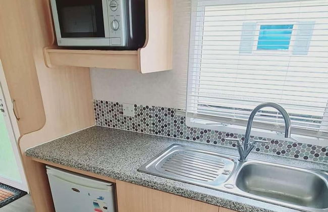 3-bed Cabin, Sleeps 6 With Pool & 5 Mins to Beach - Foto 8