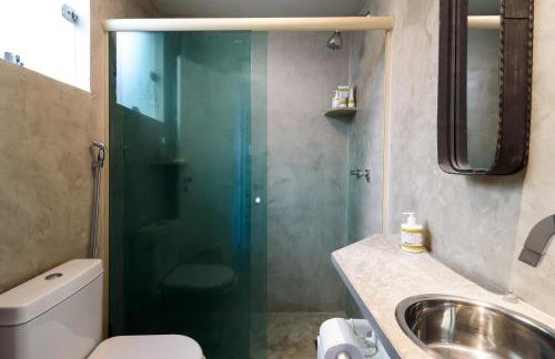 Ocean Blue Moderno Próximo à Praia do Leblon Vista Mar Espetacular Piscina Garagem Wi Fi e Sauna - Foto 46