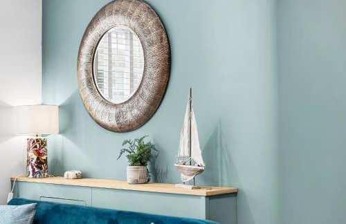 3-BR Luxe Cowes Cottage Harbour Views, Sleeps 6, with Private Garden - LONG TERM STAY WINTER SPECIAL OFFER AVAILABLE! - by Blue Puffin Stays - Foto 16