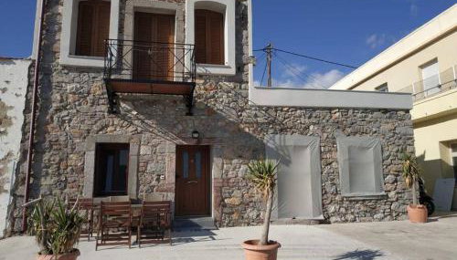 Seafront two-storey house in Kardamyla - Foto 2