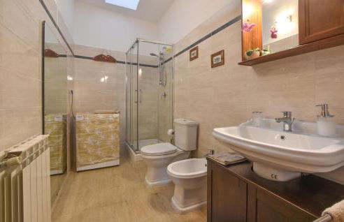1 Bedroom Gorgeous Home In Mascalucia - Foto 19