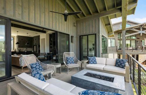 Luxe 3BR Lake Escape - BBQ Firepit & Pickleball - Foto 41