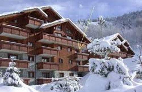 Appartement spacieux proche pistes avec piscine et parking - FR-1-566-71 - Foto 17