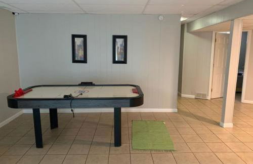 Lovely Retreat Backyard With Deck and entertain room - Photo 11