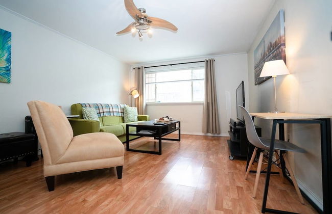 The Cozy Corner A Capitol Hill Escape - Photo 8