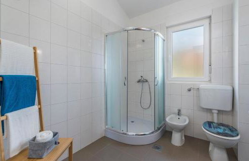 Villa Marilu, modern villa with pool near the sea - Foto 42