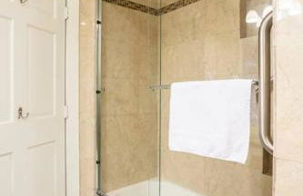 Spacious Oceanview Villa Elegant Coastal Escape, Sleeps 22 - Foto 35