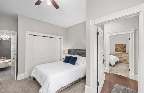 Walk to Forest Park Euclid Fire Pit Porch Swing - Foto 30