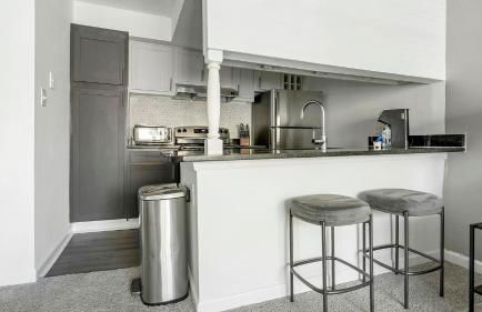 Landing Spectacular 1BD Gym Pool - Photo 56