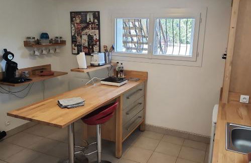 Charmant T2 avec terrasse jardin et parking privé, à 2 minutes du centre ville ! - Foto 7