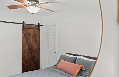 Cozy Home with Game Room and Fire Pit - Foto 6