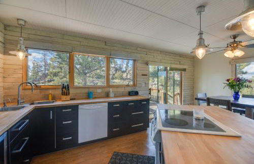 Cozy Red Feather Lakes Retreat with Deck and Yard - Foto 12