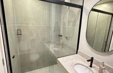 Flat aconchegante - Perto de Tudo - Vista Livre - Estacionamento privativo e Portaria 24h - Wi-Fi 600mbps - Foto 16