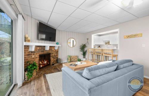 New Lake View Retreat Pool 4min to Beach - Foto 1