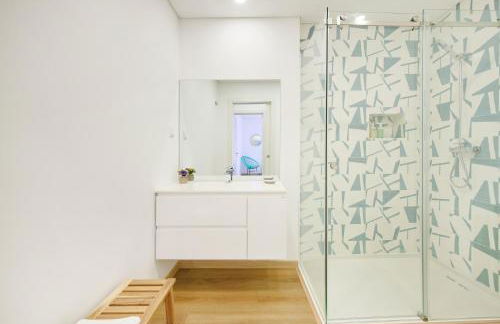 Beachside Modern Flat with AC, By TimeCooler - Foto 29