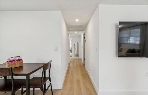 Elegant Largo Retreat, Sleeps 8, 10 Mins to Beach - Foto 28