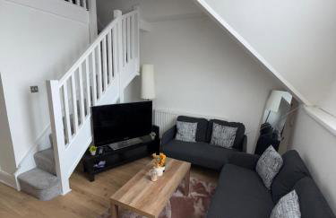 Cosy 2 Bed Cardiff Bay Retreat! - Foto 1
