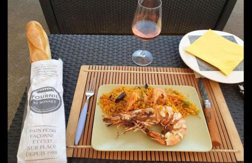 Studio Renard quartier marais, terrasse en rez de jardin, matelas confort - Foto 14