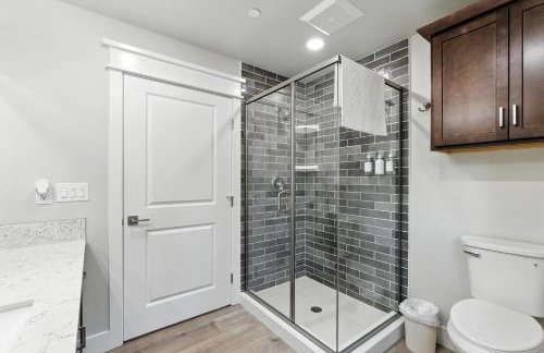 The White House Coveted Triplex Near Lake - Foto 56