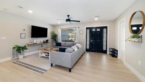 New 6min to 3 Sister Springs, Spacious, Fun with Game Room - Foto 3