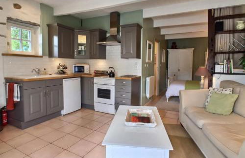 Hayloft at Kergudon Gîtes, Couples' gîte with pool - Foto 7