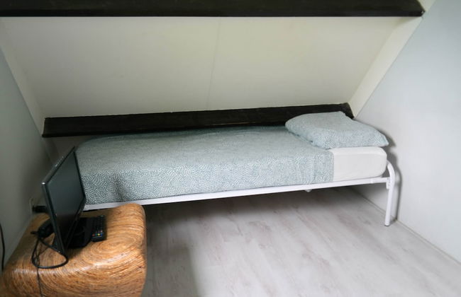 Charming Bungalow in Oostmahorn, Netherlands - Perfect for Nature Lovers - Photo 2