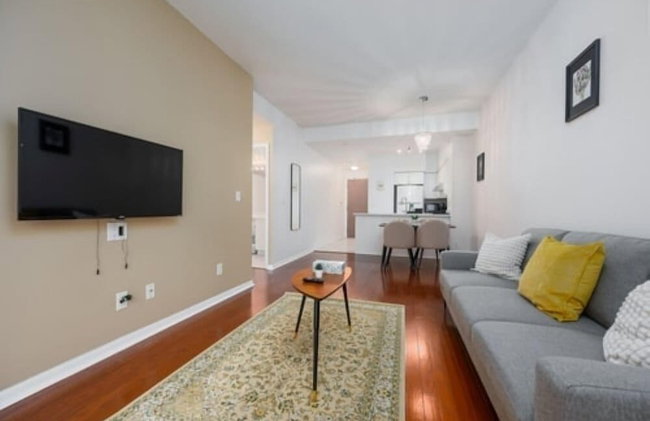 Fort York Suites Toronto - Photo 63