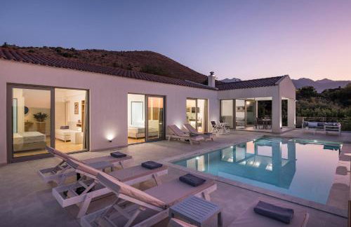 Villa White Harmony - Photo 1