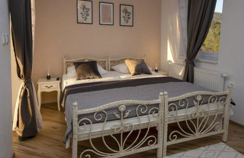 Whitestone Villa - Photo 25