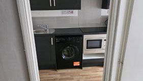 Spacious 2B Apt Zone 2 sleeps 4 F5 - Photo 4