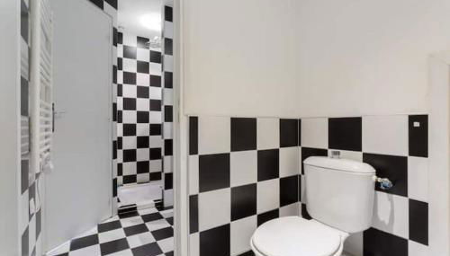 Calm in the city center of Lyon - Photo 2