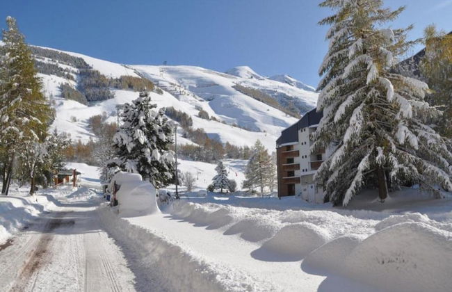Chalet in Les Deux Alpes With Heated Pool - Photo 24