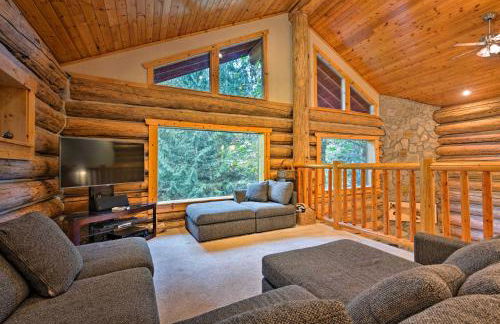 Riverfront Cabin with Hot Tub 2 Mi to Eagle Falls - Foto 10