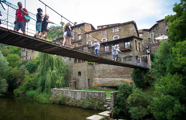 Medieval Three Villages Small Group Day Trip from Barcelona - Photo 12
