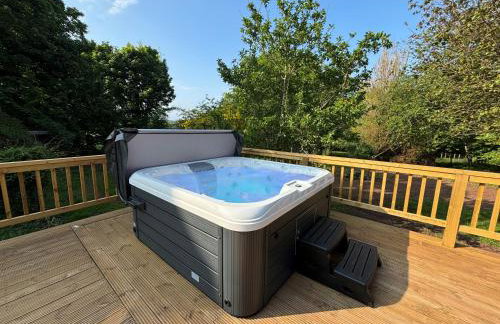 South Lodge with Hot Tub - Foto 1