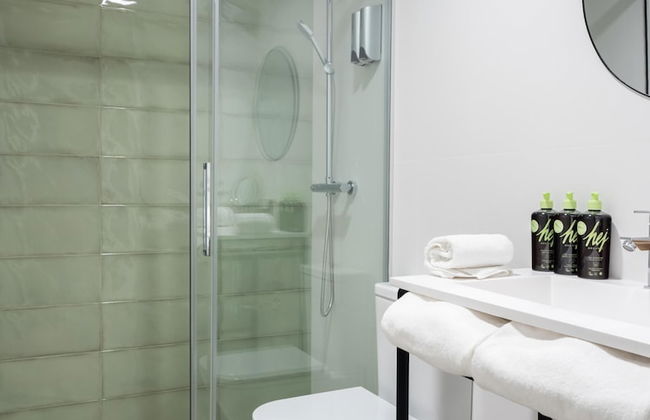 Limehome Sevilla Calle Torcuato Luca de Tena - Foto 48