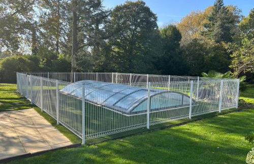 LE REPAIRE DU CLAIN gîte 4 étoiles pour 14 personnes avec piscine proche du Futuroscope - Foto 6