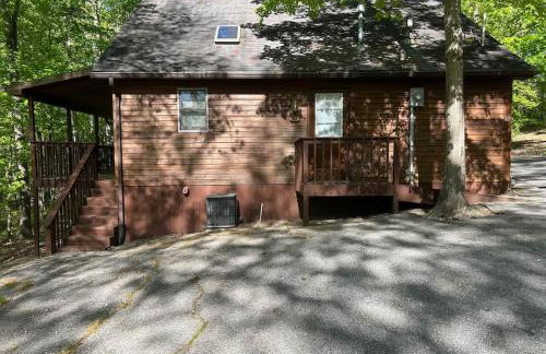 Deluxe Cabin #10 with Jacuzzi on Patoka Lake in Southern Indiana - Foto 1